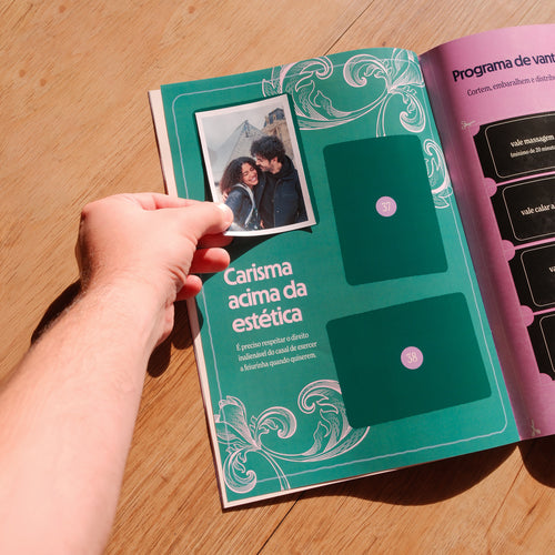 Cafoninha™, o álbum de figurinhas personalizadas para quem ama o amor