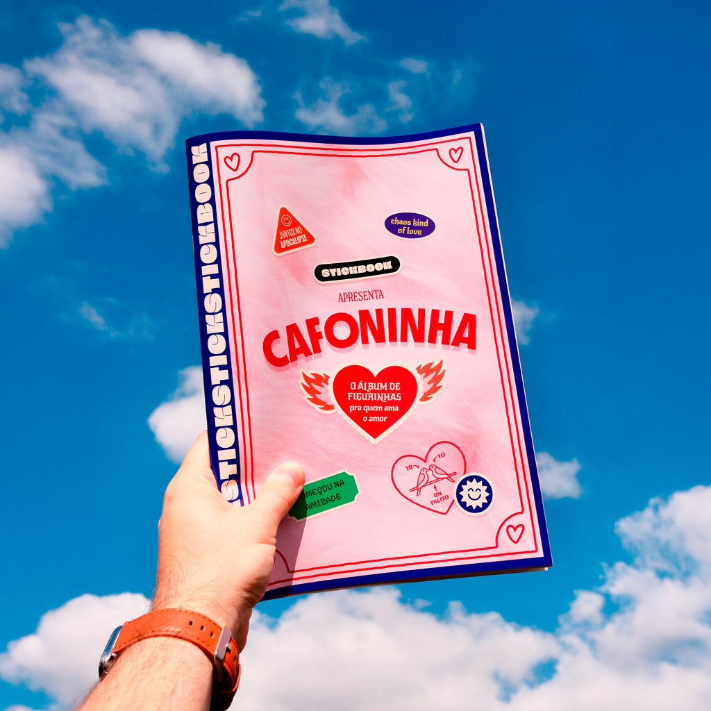 Cafoninha™, o álbum de figurinhas personalizadas para quem ama o amor